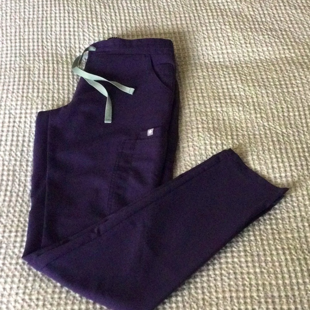 FIGS purple shadow Yola scrub pants